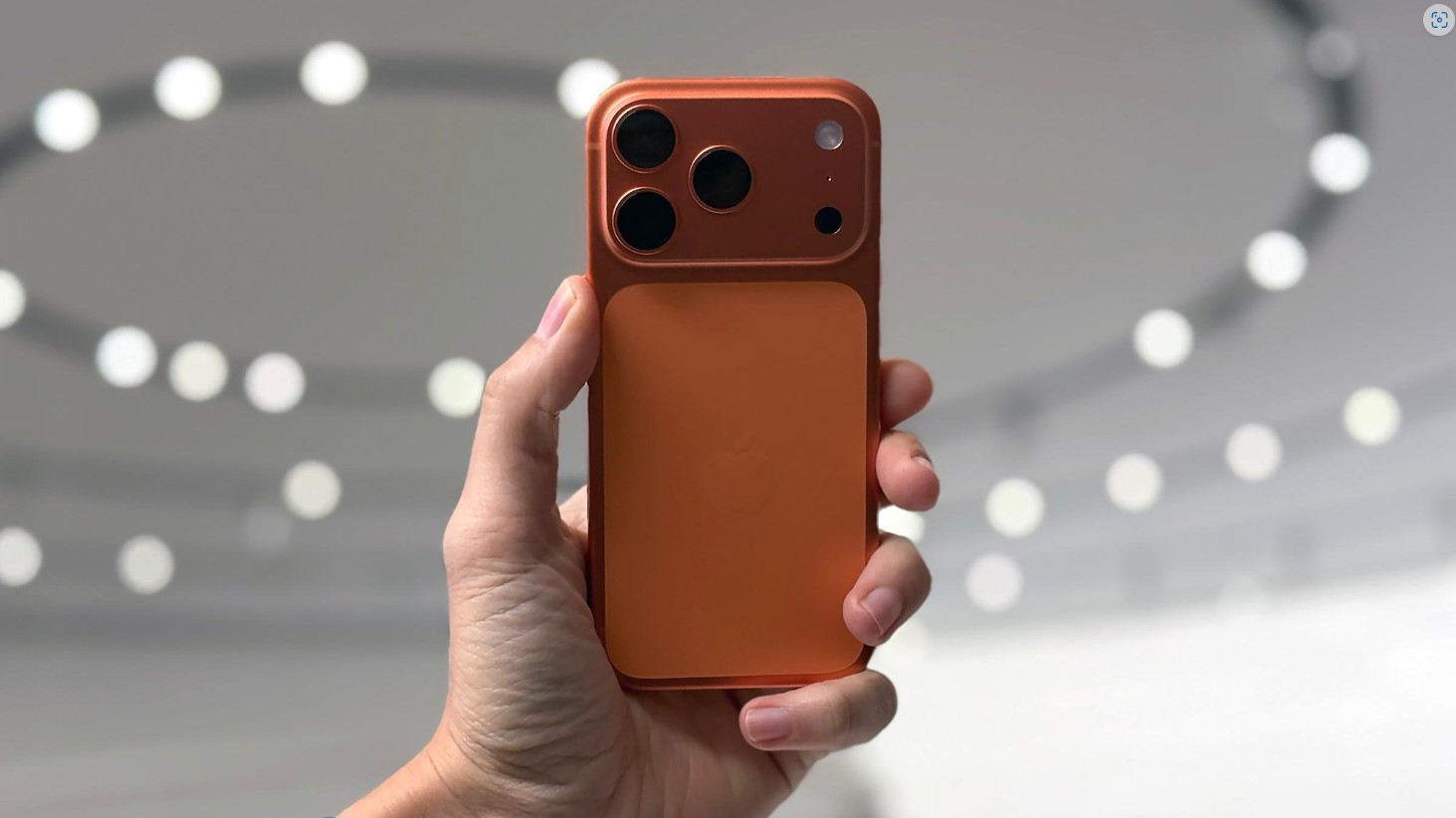 Který iPhone má nejlepší výdrž baterie v roce 2026 (8)